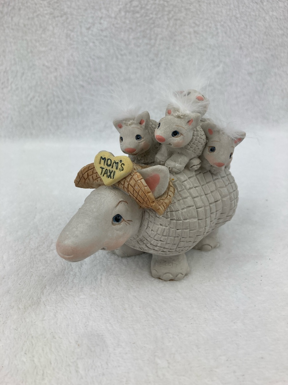 VTG 1998 Cast Art Dreamsicles “Mom’s Taxi” Armadillo Figurine 5.5”
